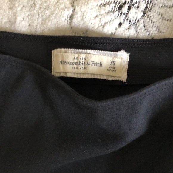 Abercrombie & Fitch black short skirt - Picture 2 of 3